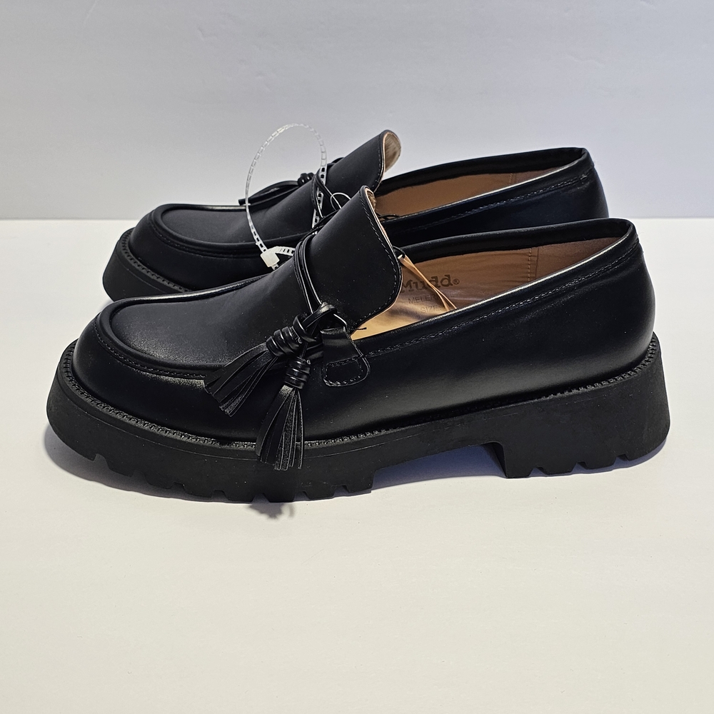 Mudd Black Chunky Loafers With  Tassel - Picture 4 of 9